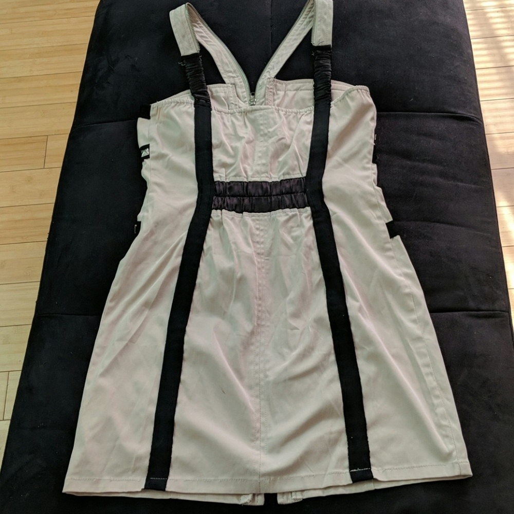 Dress - Picture 3 of 3